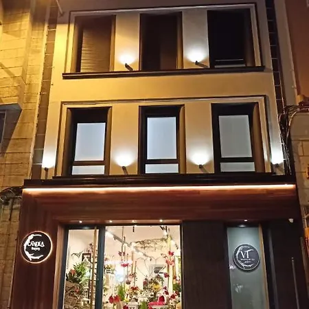 Candea Apartment