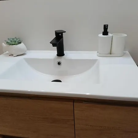 Candea Apartment *
