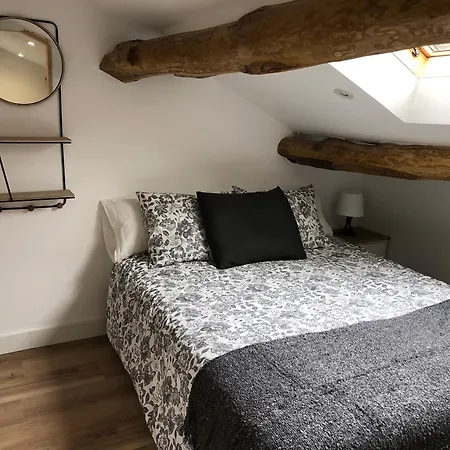 Candea Apartment